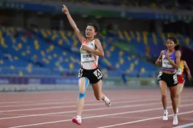 全运会：云南选手张德顺夺得女子万米冠军图片