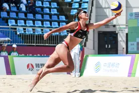 沙滩排球——女子17岁以下组半决赛：江苏青年二队胜海南青年一队图片