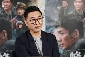 专访《峰爆》导演李骏：朱一龙是我的“最佳男主角”视频封面