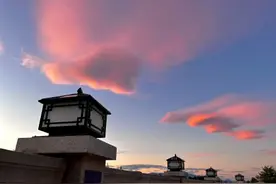 可可爱爱！北京天空出现朵朵粉红棉花糖图片