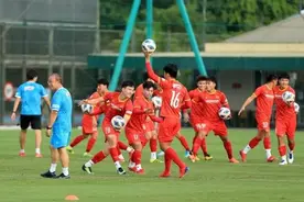 12强赛 | 越南队同U22男足热身两场备战中越之战图片