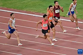 苏炳添夺得男子百米冠军图片