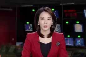 上海：外滩赏月迎大客流  警方保障现场秩序视频封面