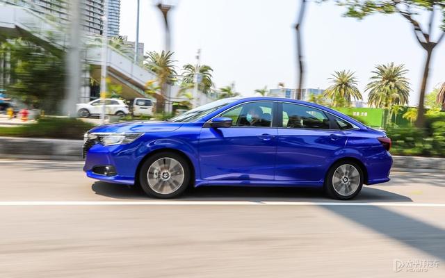 新款凌派大变样，车机好用极了，百公里也才4个油！但1.0T三缸...