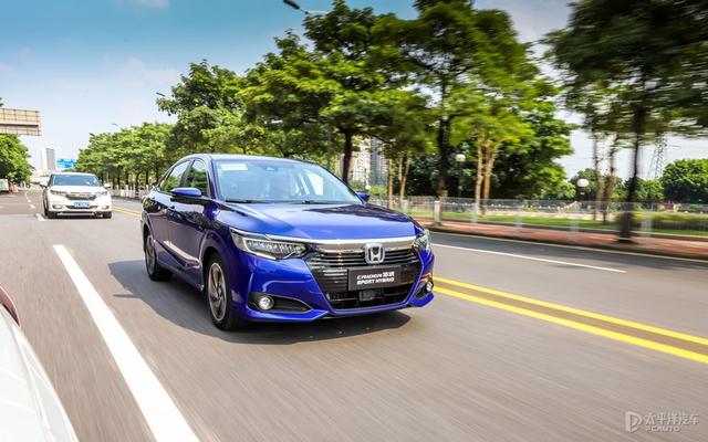 新款凌派大变样，车机好用极了，百公里也才4个油！但1.0T三缸...