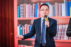 江苏“最美教师”︱唐忠宝：打造“有用”“好玩”“管用”“受用”的思政课图片