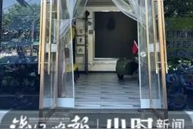 杭州网友吃烤肉偶遇“刘昊然”？老板：很多客人悄悄来看他图片