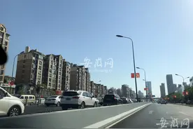 合肥市民早高峰体验南二环主线高架：流量大，感觉有些堵图片