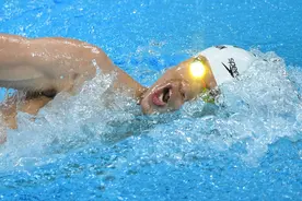 游泳——男子4X200米自由泳接力预赛赛况图片