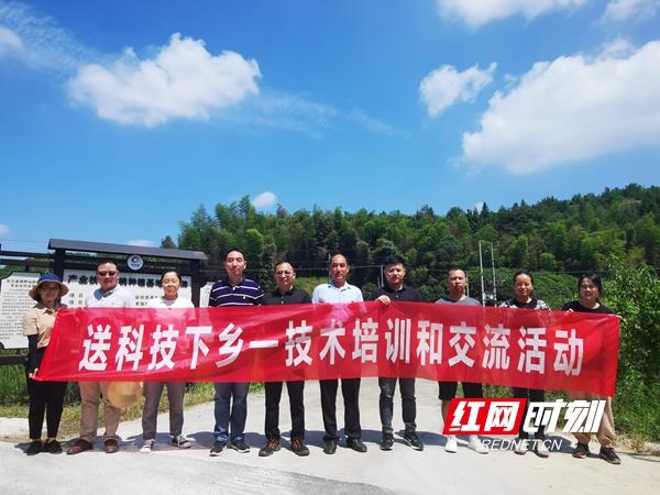 日行300公里，特派员为种植户解难题送技术