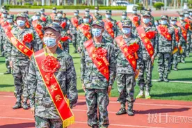 换上戎装，矢志报国！武汉蔡甸128名“新兵”整装待发图片