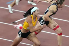 田径——女子100米栏决赛赛况图片