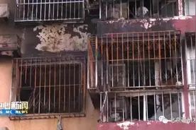 北京电动车充电着火现场：楼下充电，楼上葬身火海图片