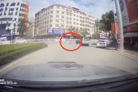 “昏迷了”父亲抱小孩路上狂奔，玉林男子这个举动救人一命图片