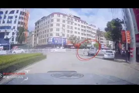 男子抱着昏迷儿子奔跑拦车，只有他停下了…谢谢你，梁春晓图片