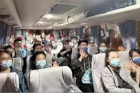 日夜兼程700公里！辽宁支援哈尔滨核酸检测队今晨抵达图片