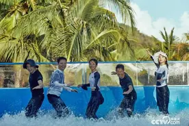 康辉、李思思加入《你好生活3》“央视天团”再团建图片