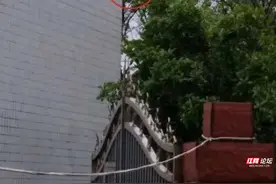 邻居家装的摄像头正对我家门口，是否侵犯了我的隐私？图片