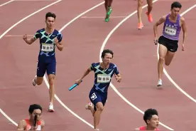 田径——男子4X100米接力预赛赛况图片
