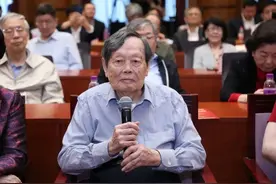 杨振宁百岁华诞演讲，提到了这位最亲近的朋友图片