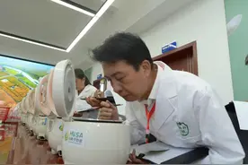 农民丰收节现场饭香四溢！50种大米同“锅”竞技，专家盲选评比，获奖名单出来了图片