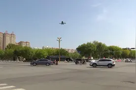 无人机空中喊话！聊城临清劝导文明出行出“新招”图片