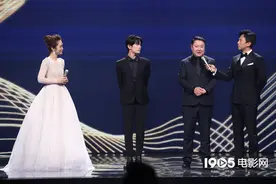 《长津湖》出品人于冬盛赞易烊千玺：天才演员图片