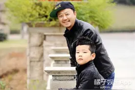 还记得郭涛的儿子小石头吗？长这么大只了？图片
