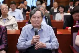 杨振宁百岁生日｜浙大学生：和杨老的见面给了我力量，让我坚定选择理论物理研究图片