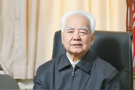 用一生诠释师者本色（奋斗百年路 启航新征程·“人民教育家”国家荣誉称号获得者）图片