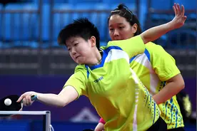 乒乓球——女子双打1/4决赛：孙颖莎/孙铭阳晋级四强图片