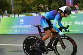 公路自行车——女子个人计时赛决赛赛况图片