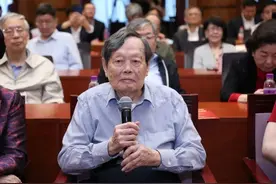 杨振宁100岁生日，华东师范大学送了两份礼物图片