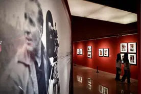 中国人民“站起来”！摄影大师米科沙作品展亮相中国美术馆图片