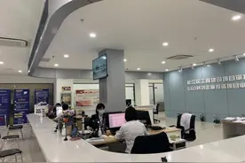 上海松江发出全市扩大免审图范围后首张施工许可证图片