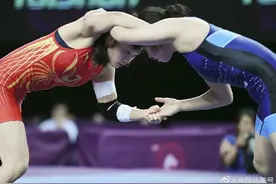 乐山女将谢梦雨 全运会摔跤摘铜图片