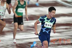 苏炳添、谢震业、汤星强、吴智强男子4×100米接力最强组合雨中再现“中国速度”图片
