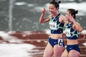 田径——女子4x100米接力决赛赛况图片