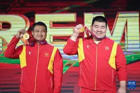 全运会-举重男子109公斤以上级决赛：北京队选手艾雨南获得冠军图片