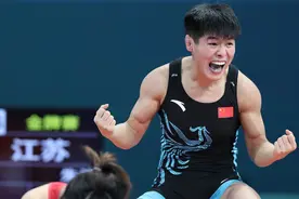 从铜牌到金牌，江苏健儿朱江获得十四运女子自由式摔跤50公斤级冠军图片