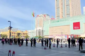 为了你的平安 他们在“疫”线图片