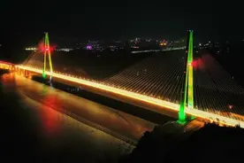 过江仅需5分钟！今日零时，长江日报记者直击武穴长江大桥通车图片