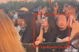 广西一大学回应学院领导与妙龄少女举止亲密图片
