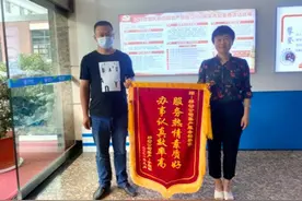 威海移动跨国补办手机卡，践行“我为群众办实事”贴心服务暖人心图片