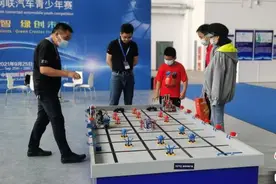 设立“铁血机甲”等项 RoboCom机器人赛事开赛图片