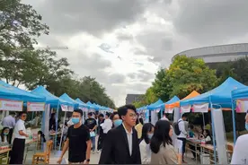 为了心动的offer，宁夏大学土木与水利工程学院的毕业生走进双选会图片