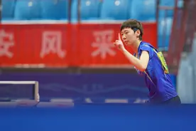 王曼昱战胜孙颖莎，获得全运会乒乓女单金牌图片