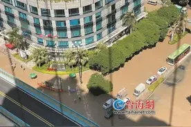水管突然爆裂“黄水”漫延百米 事发湖滨西路图片