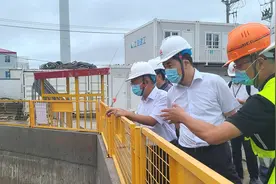 市交通委副主任王晓杰赴机场联络线7标开展防汛防台专项检查图片