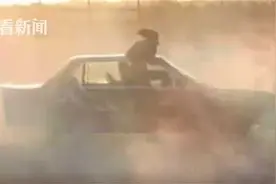 南非汽车特技表演赛宛如惊险大片图片